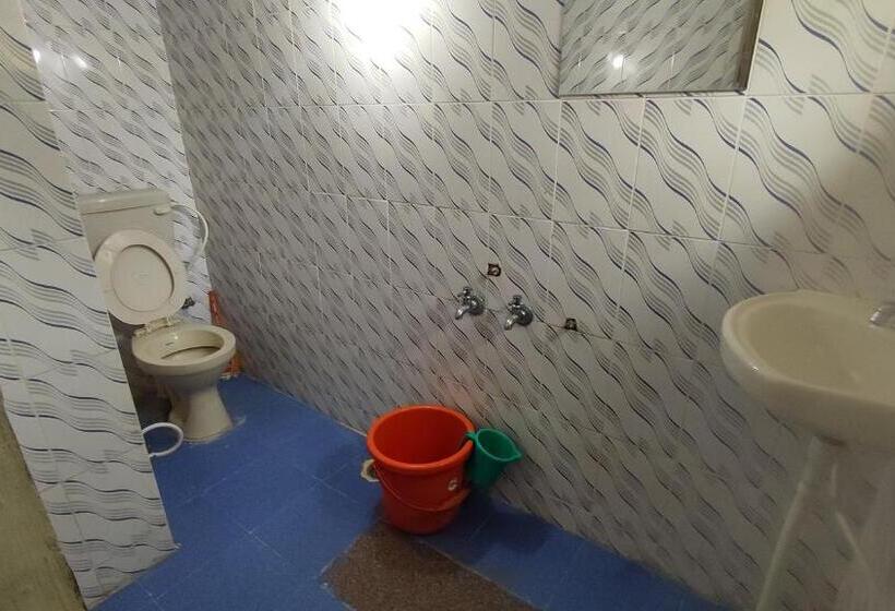 חדר אקונומי, Adh Amilya Gerdens