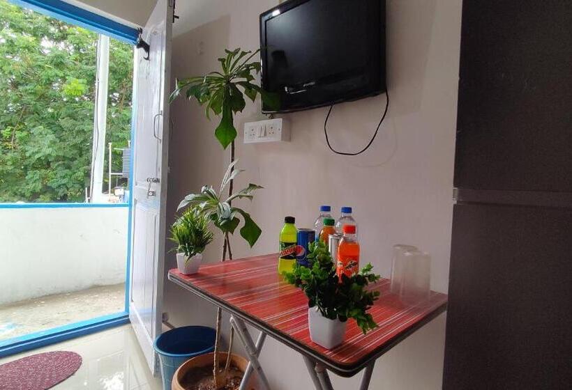 חדר אקונומי, Adh Amilya Gerdens