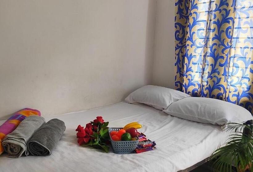 חדר אקונומי, Adh Amilya Gerdens