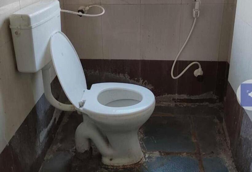 Habitación Triple Clásica, Spot On Shri Venkateshwara Lodging