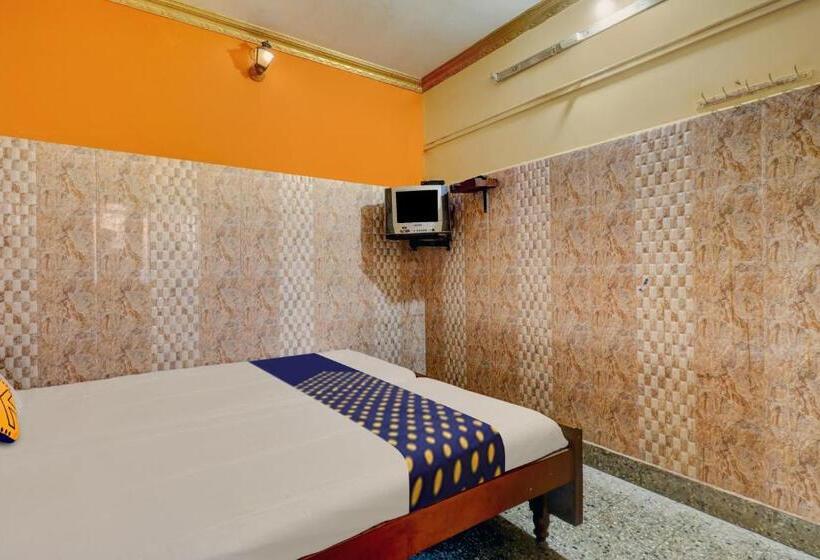 Habitación Triple Clásica, Spot On Shri Venkateshwara Lodging