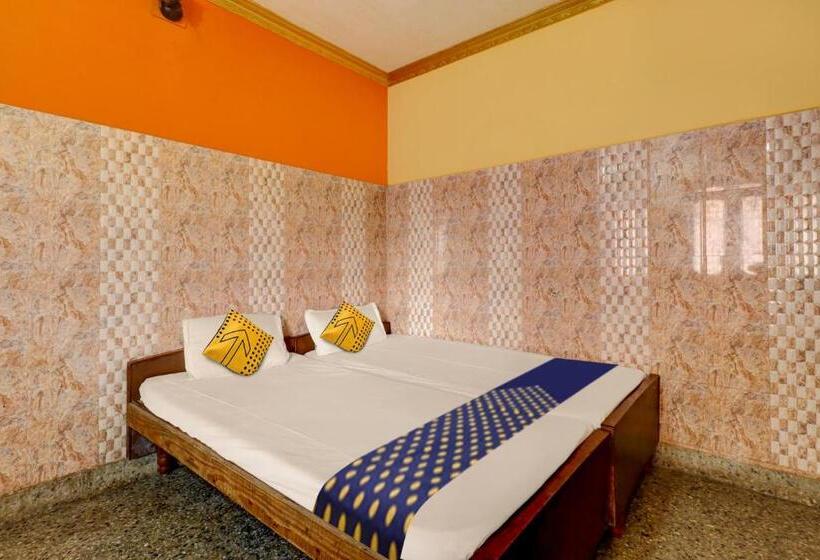 Habitación Triple Clásica, Spot On Shri Venkateshwara Lodging