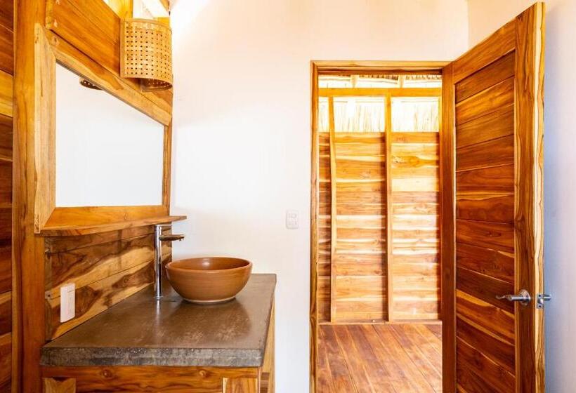 اتاق استاندارد با چشمانداز, Still Salty Escape