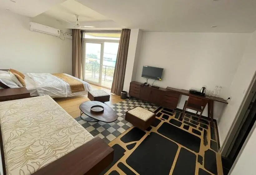 Sviitti Parveke, Nkaasa Hotel Personal Suites