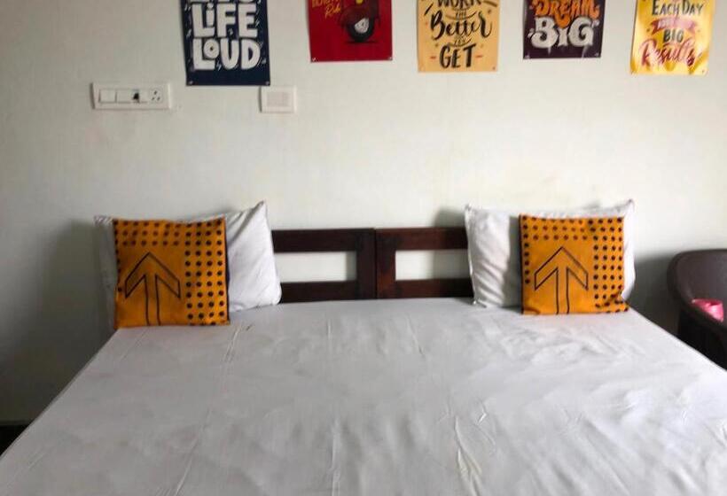 اتاق کلاسیک سه تخته, Oyo Hotel Kanha