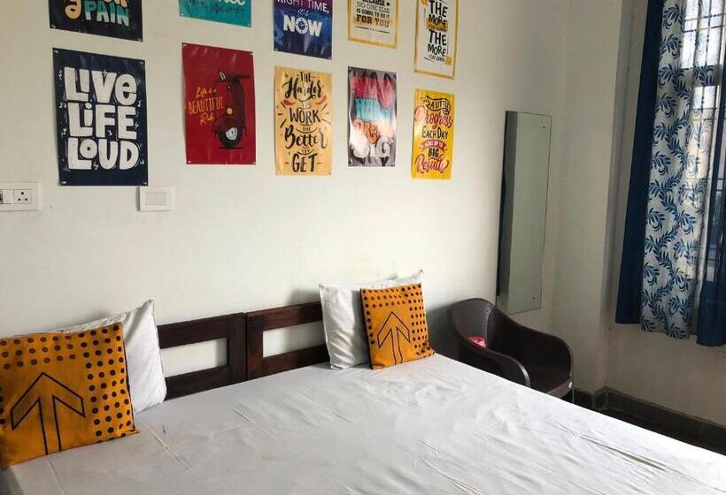 トリプルクラシックルーム, Oyo Hotel Kanha