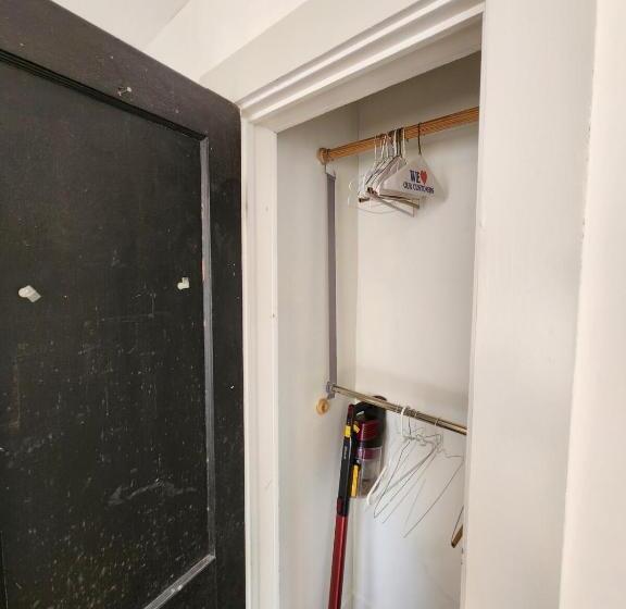 דירת חדר, Cute & Quiet Garage Apt Home