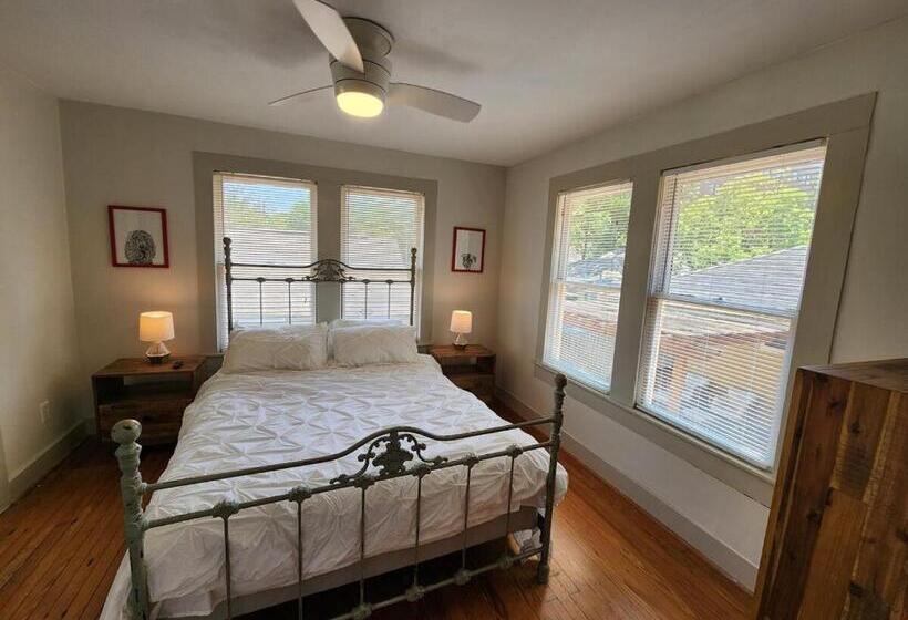 דירת חדר, Cute & Quiet Garage Apt Home