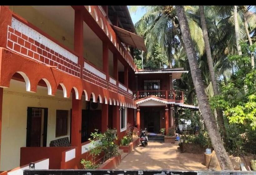 Трехместный Номер Стандарт с Балконом, Dhruv Guest House