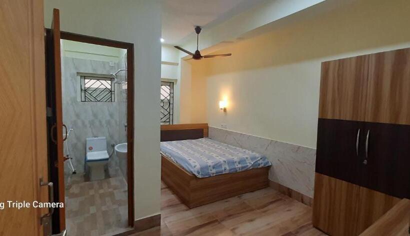 Standard Room, Laxmi Niwas, Salt Lake, Kolkata, 10mins From Sector 5