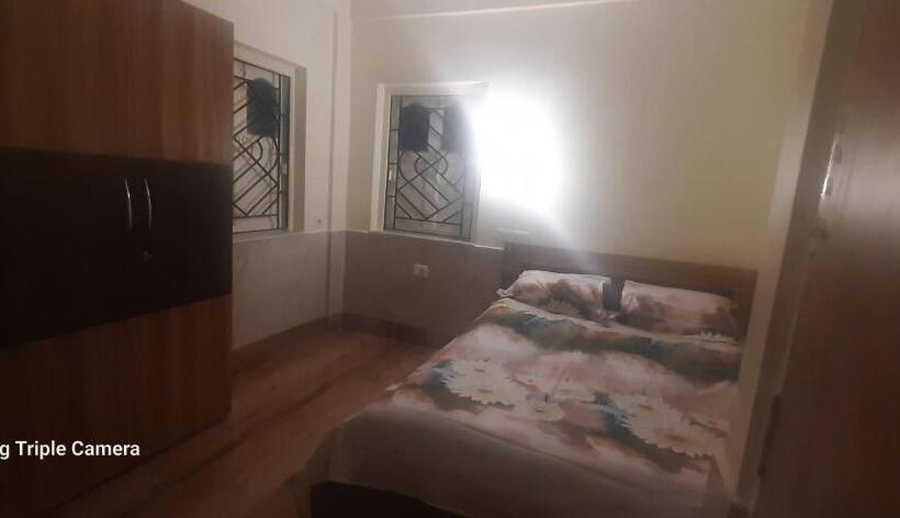 Standard Room, Laxmi Niwas, Salt Lake, Kolkata, 10mins From Sector 5
