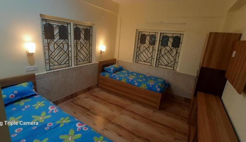 Deluxe Room, Laxmi Niwas, Salt Lake, Kolkata, 10mins From Sector 5