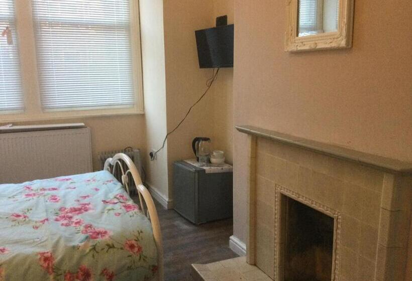 デラックスルーム, Tdm Bachelot Lettings Ltd