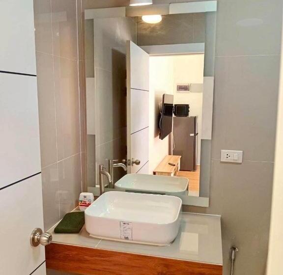 Büyük Çift Kişilik Yataklı Süit, Baan Kraziprak บ้านกระซิบรัก