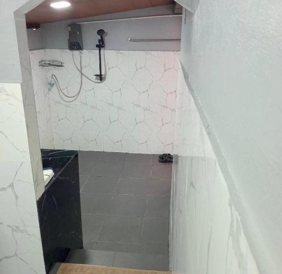 Aile Odası, Baan Kraziprak บ้านกระซิบรัก