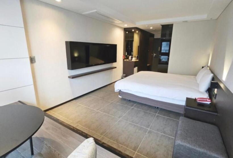 غرفة بريميوم, Air City Hotel Corp