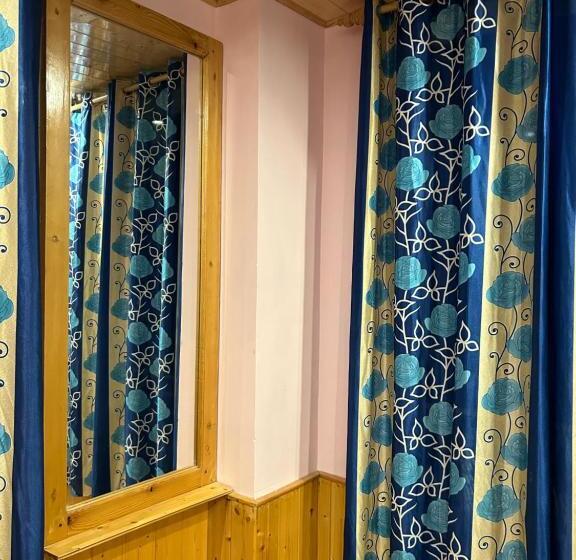 带阳台的豪华间, Burwa Breeze By Winsum Stays