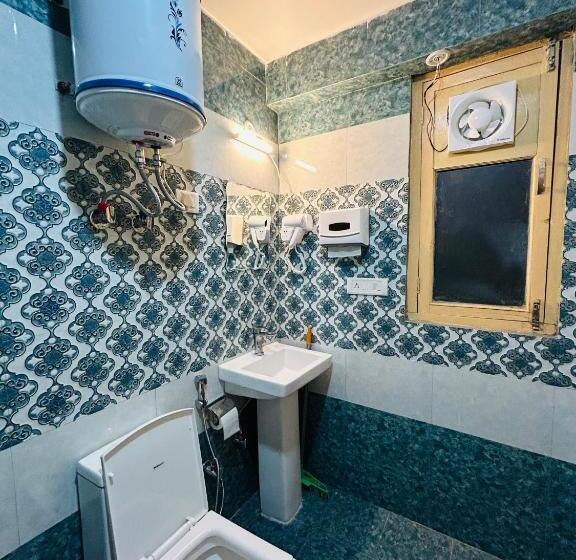 带阳台的豪华间, Burwa Breeze By Winsum Stays