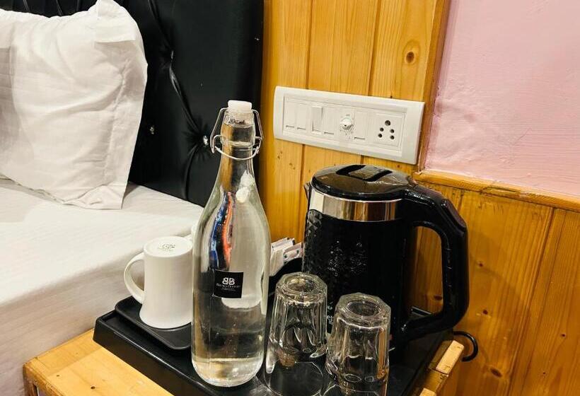 带阳台的豪华间, Burwa Breeze By Winsum Stays