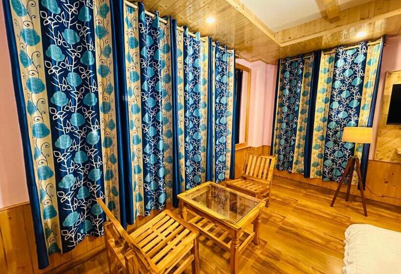 带阳台的豪华间, Burwa Breeze By Winsum Stays