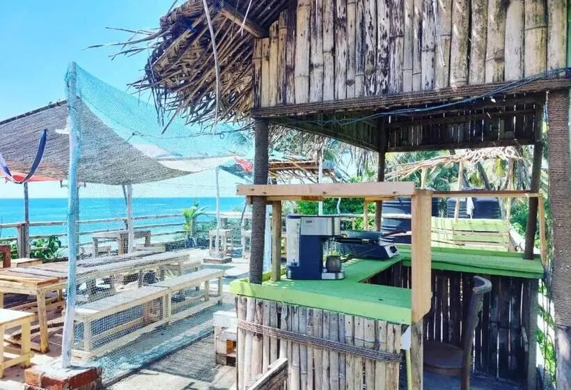 اتاق لوکس, Gaia Ocean Surf Yoga