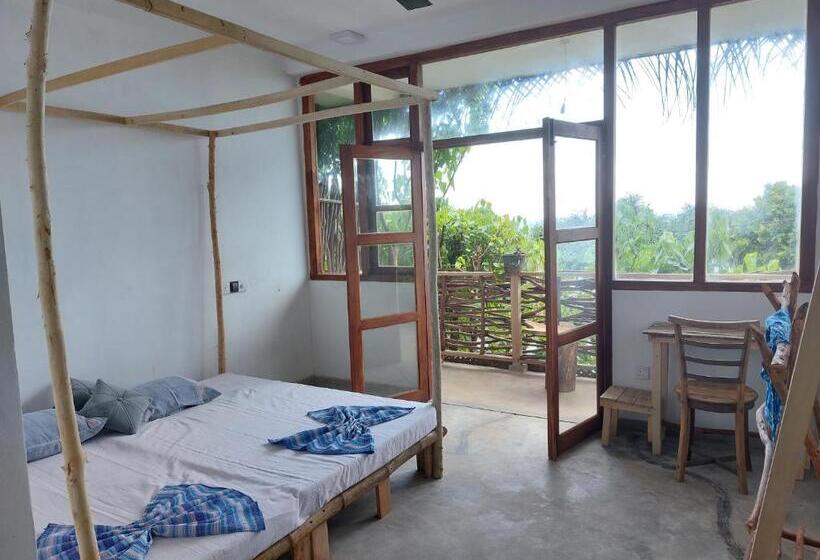 חדר אקונומי, Gaia Ocean Surf Yoga