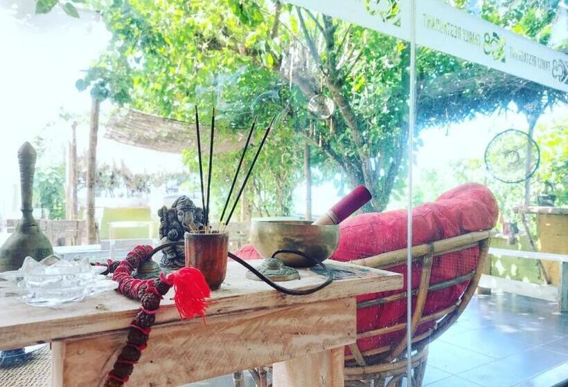 חדר אקונומי, Gaia Ocean Surf Yoga