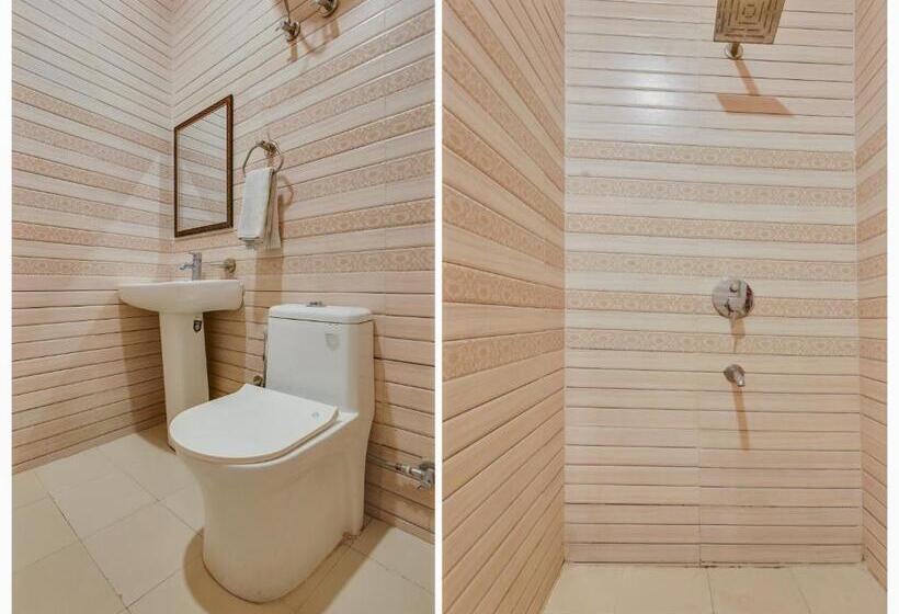 Klassiskt Trippelrum, Collection O Hotel Backhouse