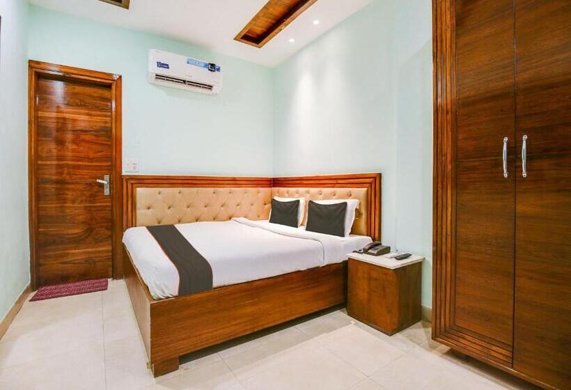 Klassiskt Trippelrum, Collection O Hotel Backhouse