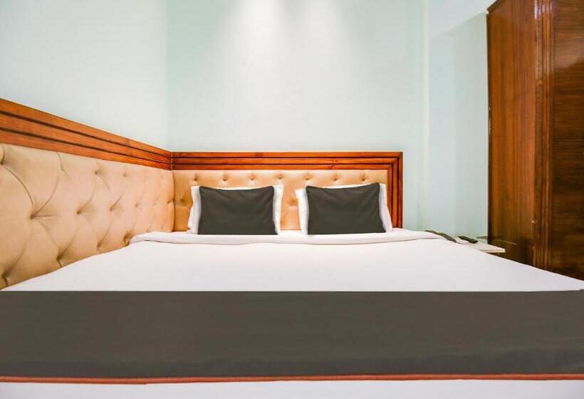 Klassiskt Trippelrum, Collection O Hotel Backhouse