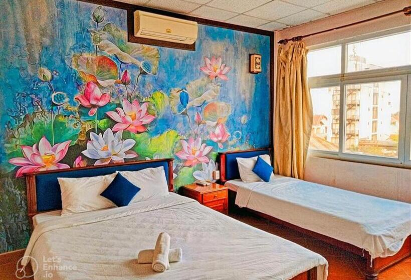 اتاق استاندارد سه نفره, Hue Pink Lotus