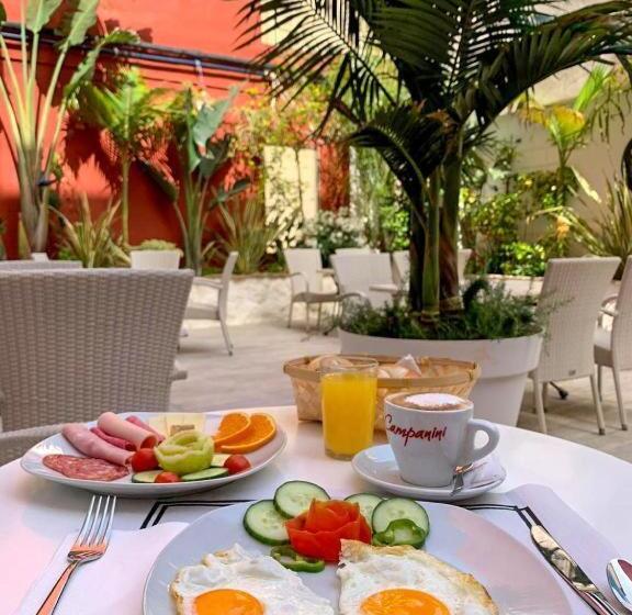 جناح, Level Mallorca  Living