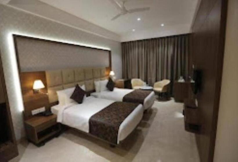 Quarto Superior Individual, Radiance, Ahmednagar