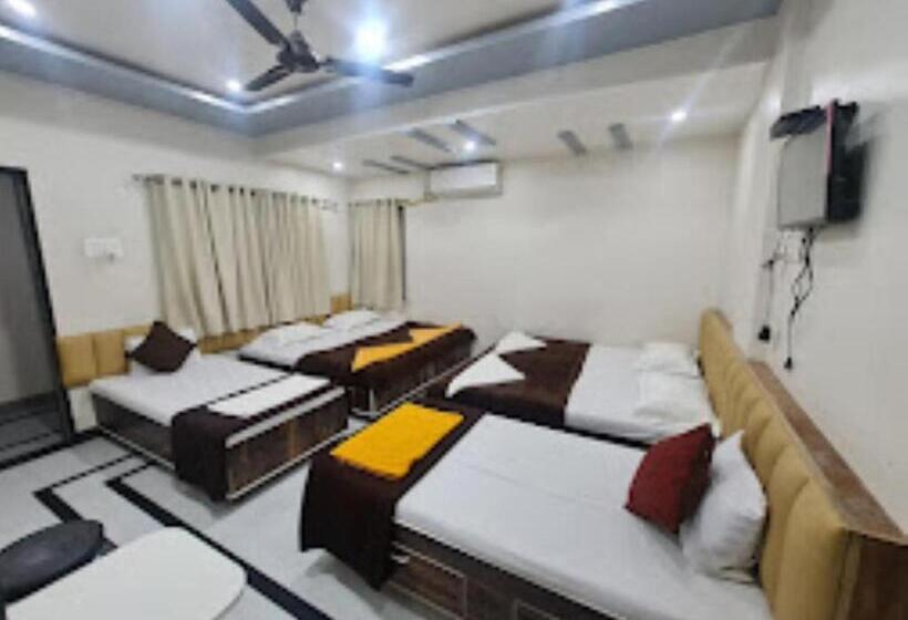 חדר דלוקס, Ram Leela Lodge, Tuljapur