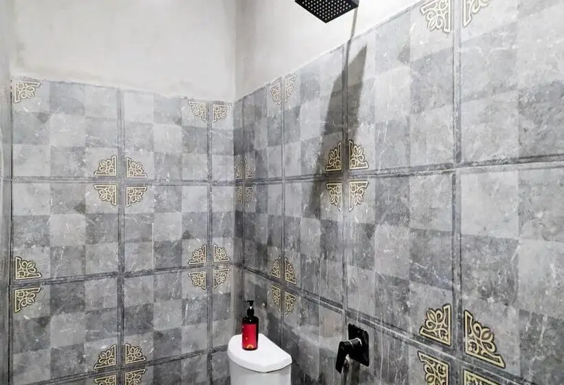 デラックスルーム, Reddoorz Syariah Near Exit Tol Bojong Pekalongan