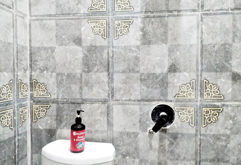 Номер Deluxe, Reddoorz Syariah Near Exit Tol Bojong Pekalongan