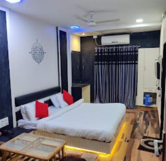 غرفة قياسية سرير كينج, Rw International, Hingoli