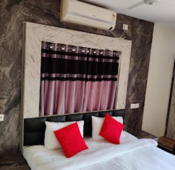 חדר דלוקס, Rw International, Hingoli