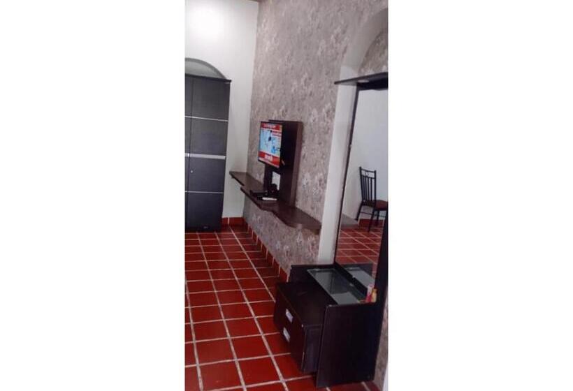 Номер Deluxe, Shubham Resorts, Solapur