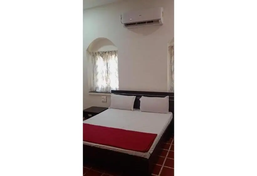 デラックスルーム, Shubham Resorts, Solapur