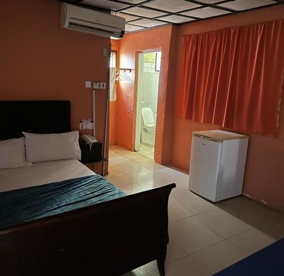 اتاق استاندارد با تخت بزرگ, Stone Castle