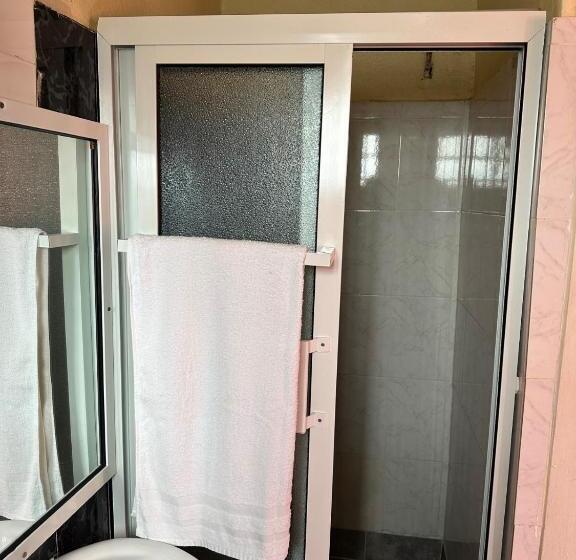 اتاق لوکس, Stone Castle