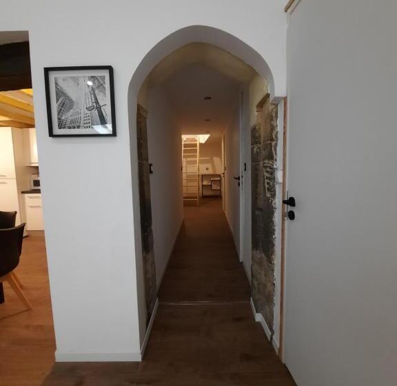 家庭间, Les Charmes De Trévoux