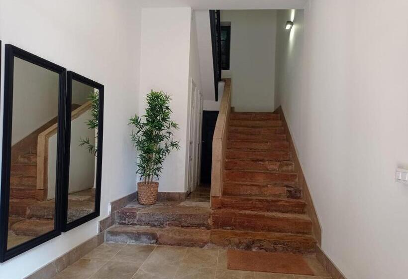 اتاق استاندارد با بالکن, Alojamiento Oviedo 1