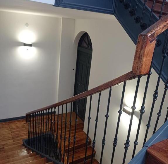 اتاق استاندارد با بالکن, Alojamiento Oviedo 1