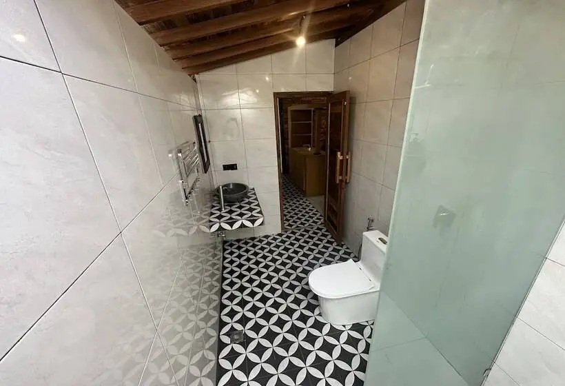 Perhehuone, Green Bali Guest House