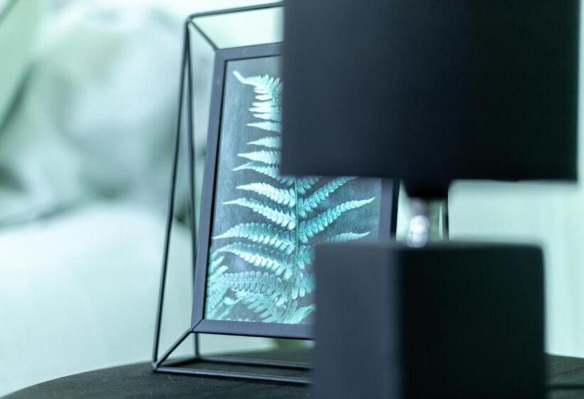 Номер Стандарт Индивидуальный Совместная Ванная, La Saint Quentinoise Chambre Privée Amande