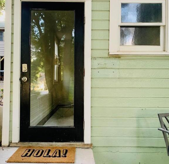 Люкс, The Downtown Abbey