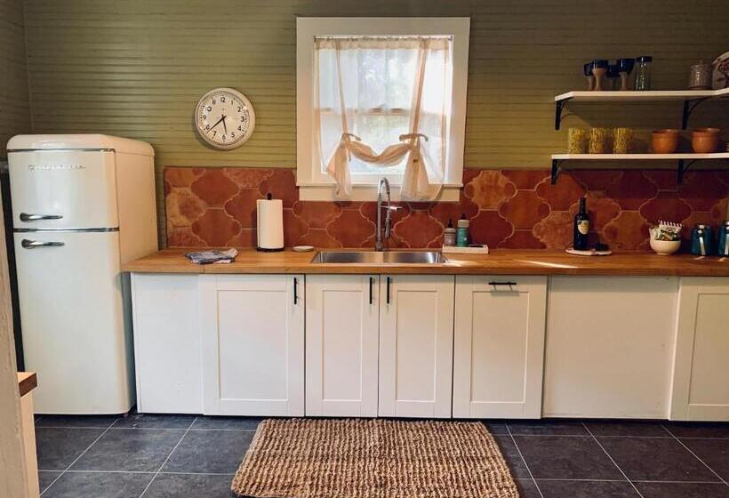 스위트, The Downtown Abbey