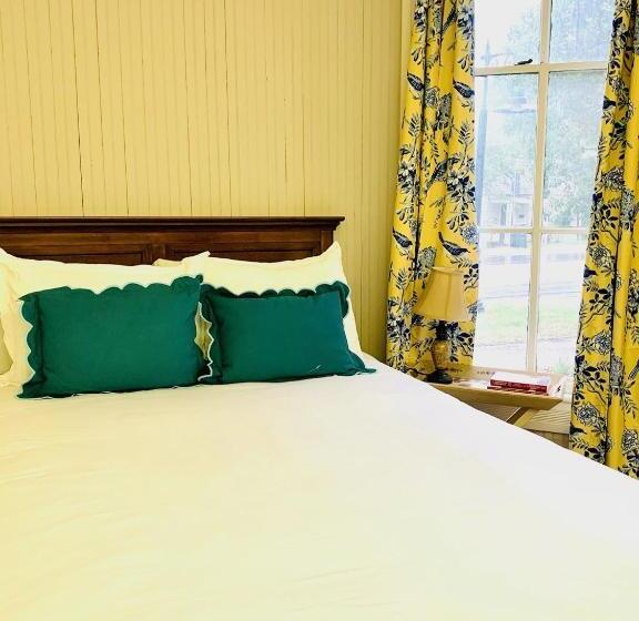 Люкс 2 Спальни, The Downtown Abbey